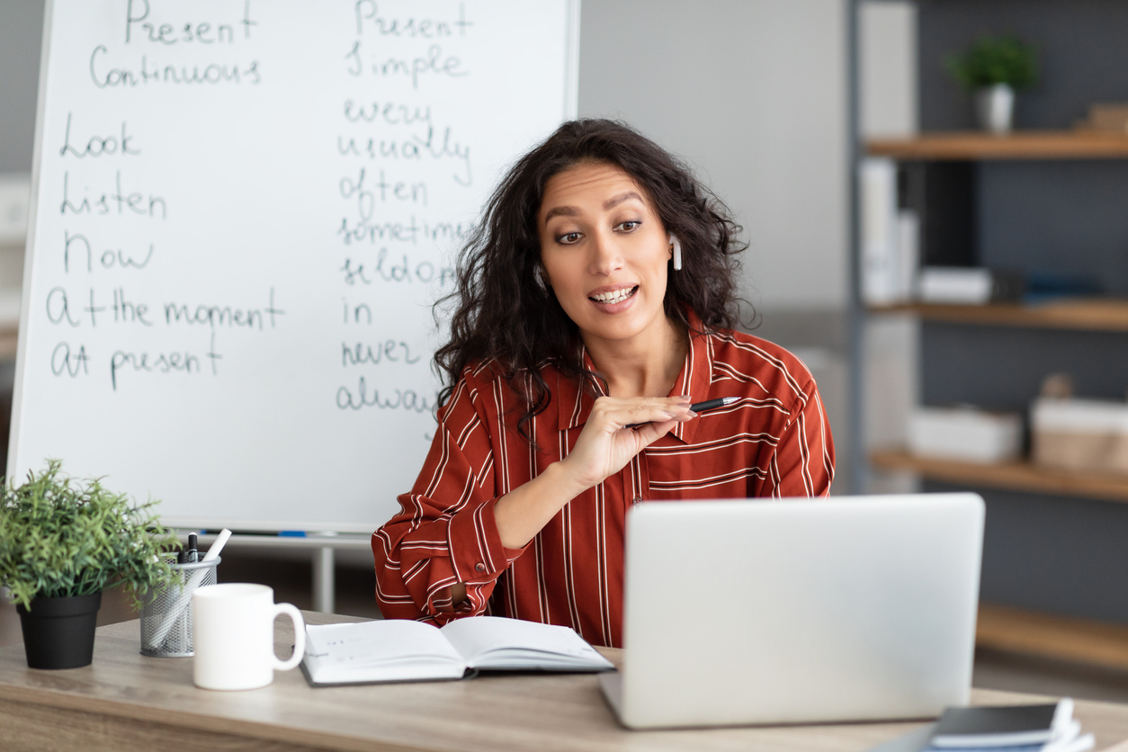 Tutor providing immediate feedback during tutoring sessions for better learning experiences
